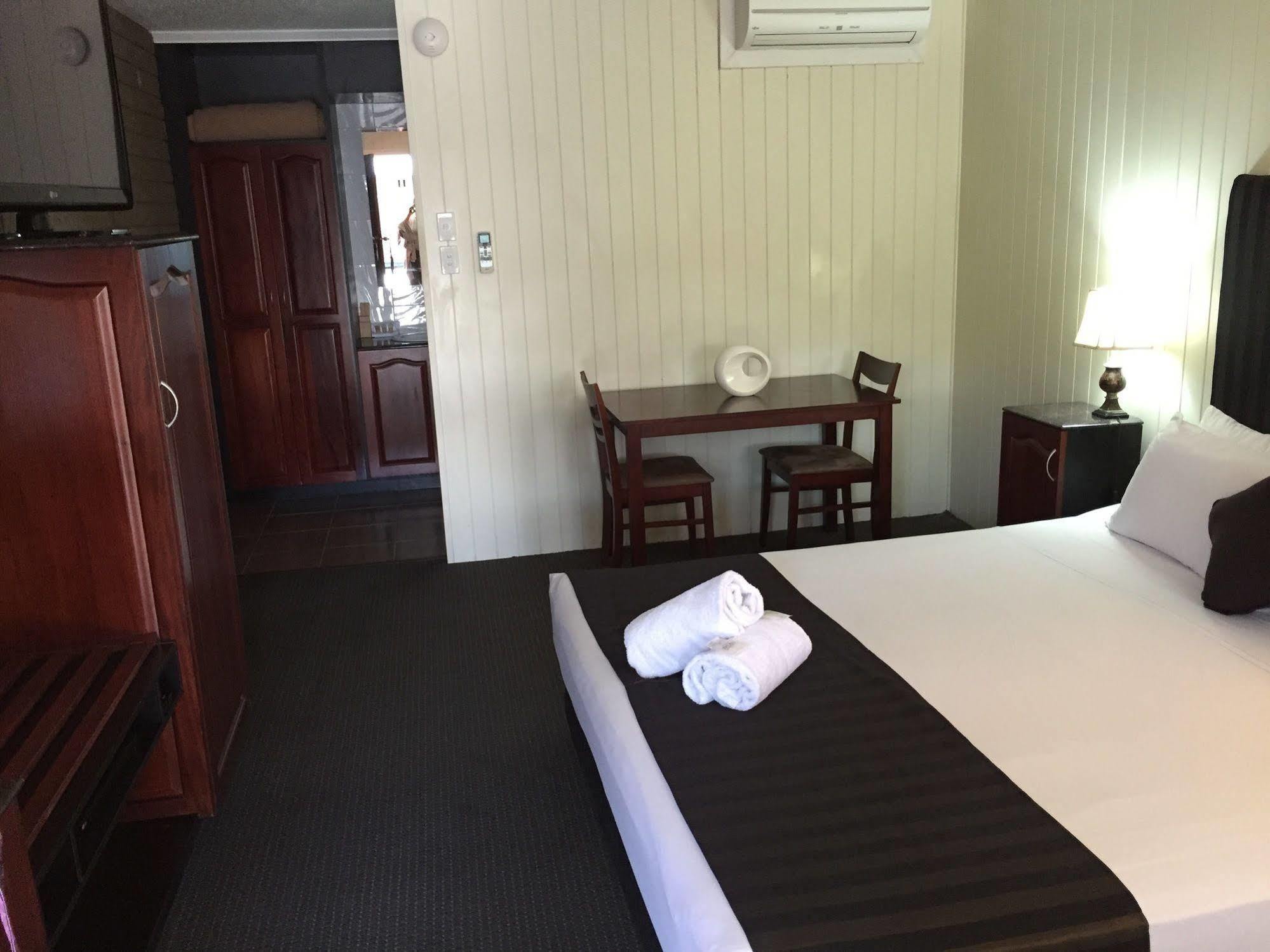 Country Plaza Motor Inn Mackay Eksteriør bilde