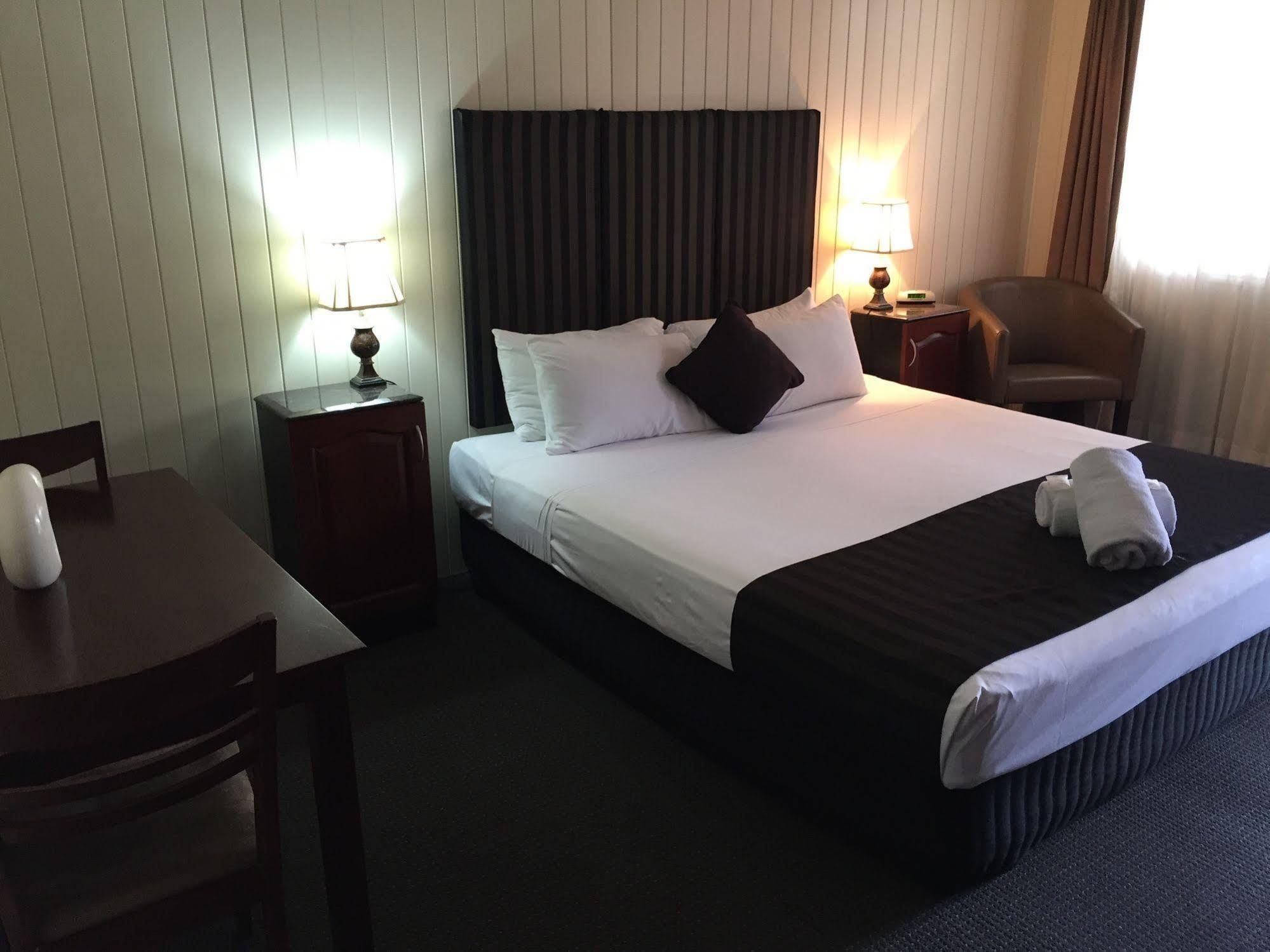 Country Plaza Motor Inn Mackay Eksteriør bilde